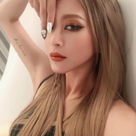 Profile Picture of Xin Li (@xin226) on Poshmark