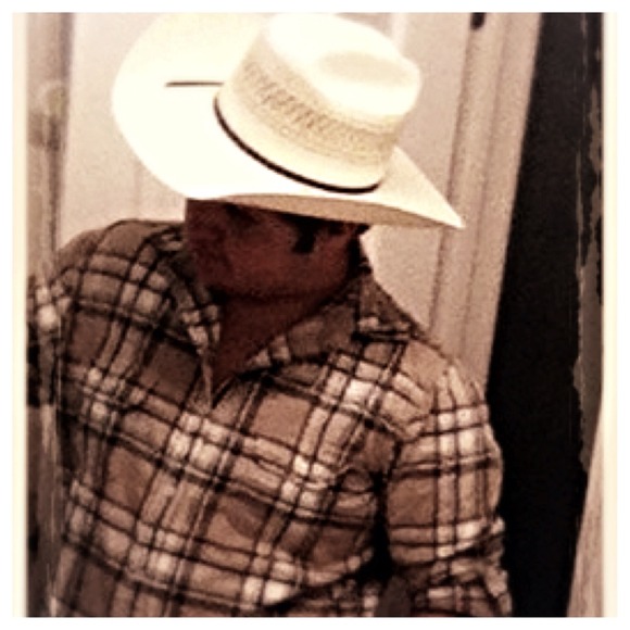 Profile Picture of Ryan Barron (@_rybug_) on Poshmark