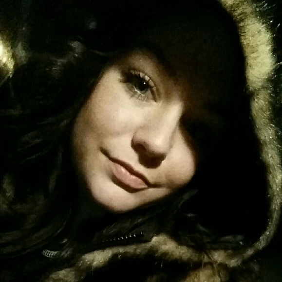 Profile Picture of Rachel Ringstad (@manticorexx) on Poshmark