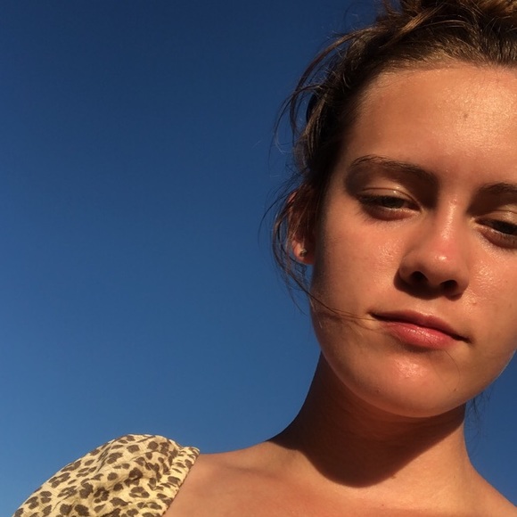 Profile Picture of Abby Best (@abbybest18) on Poshmark