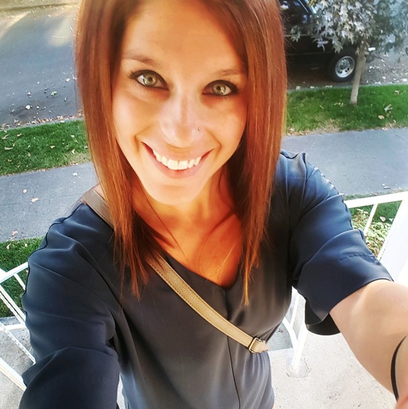 Profile Picture of Jennie Roginski (@jenniek25) on Poshmark