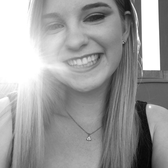 Profile Picture of Jordan Miner (@jordan_anne99) on Poshmark