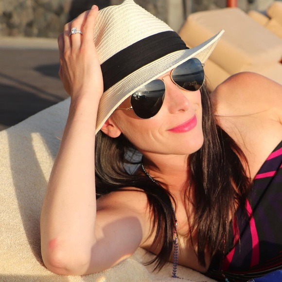 Profile Picture of Laura Torchio (@ltorchio) on Poshmark