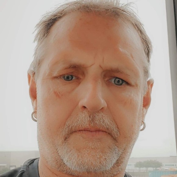 Profile Picture of Randy Maxwell (@maxwellr64) on Poshmark
