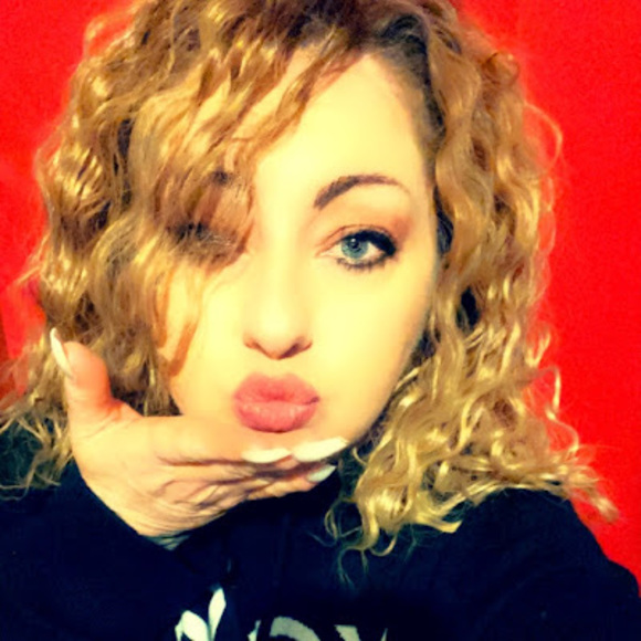 Carlita Martinez - Poshmark Profile Picture of Carlita Martinez (@carlitamarti350) on Poshmark