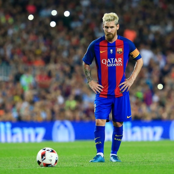 Profile Picture of Emma Azzi (@eazzi2021) on Poshmark