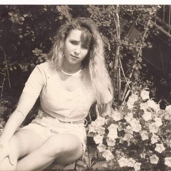 Profile Picture of Rhonda Case (@timlovesrhonda) on Poshmark