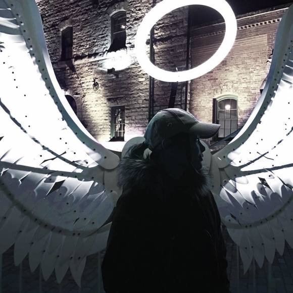 Alison Siaotong - Poshmark Profile Picture of Alison Siaotong (@asiaoto) on Poshmark