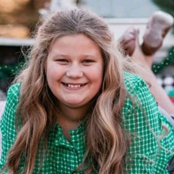 Ava Long - Poshmark Profile Picture of Ava Long (@avalong237) on Poshmark