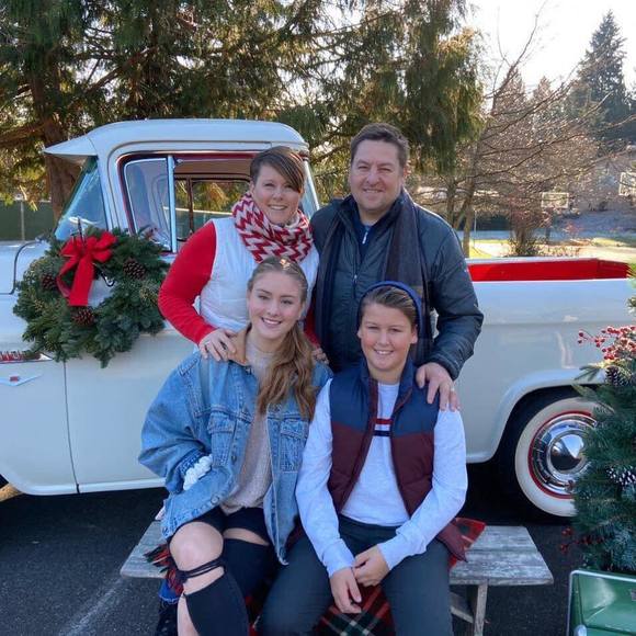 Profile Picture of Jessica Newkirk (@jabnewkirk) on Poshmark