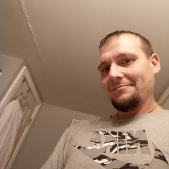 Profile Picture of John Kuhn (@johnkuhn143) on Poshmark