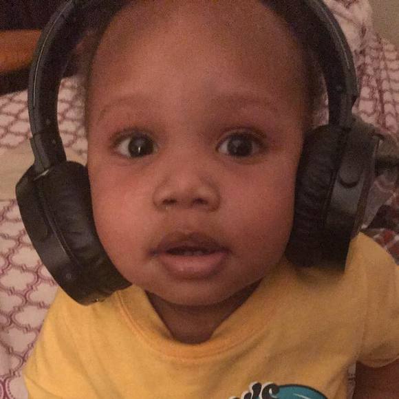 Profile Picture of Jessica Holt (@jxh0899) on Poshmark