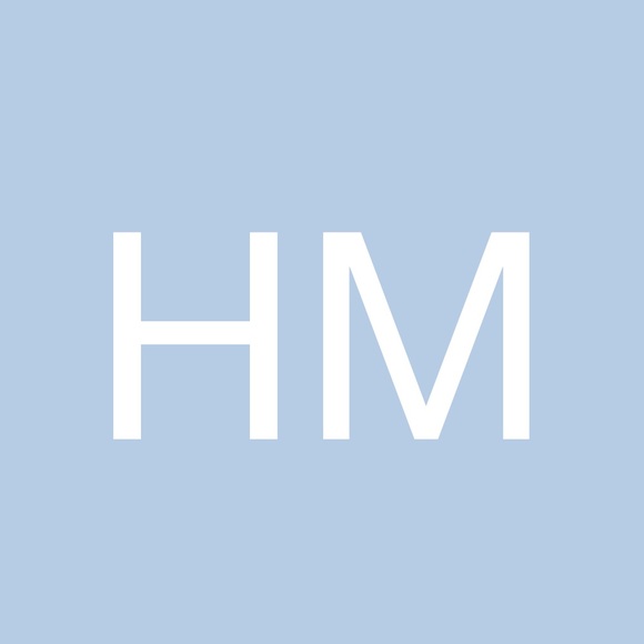 Profile Picture of Heidi Morley (@heidster_nicole) on Poshmark