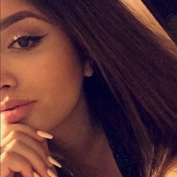 Profile Picture of Kassandra Andrade (@septembersown28) on Poshmark