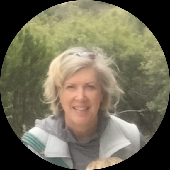 Profile Picture of Lisa Brandon (@nexttime17) on Poshmark