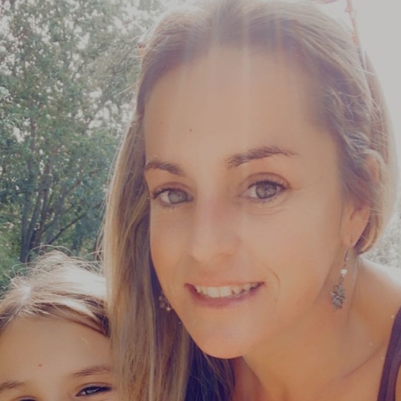 Profile Picture of Stacy Glazeski (@bellabagusa) on Poshmark