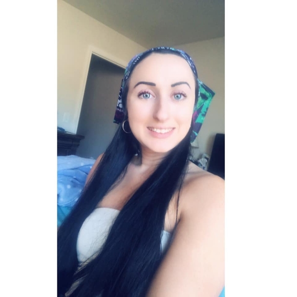 Profile Picture of Christa Iseminger (@christalove20) on Poshmark