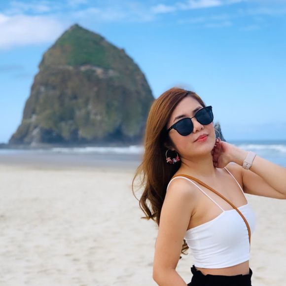 Profile Picture of Alyssa Rustia (@assylayoj) on Poshmark