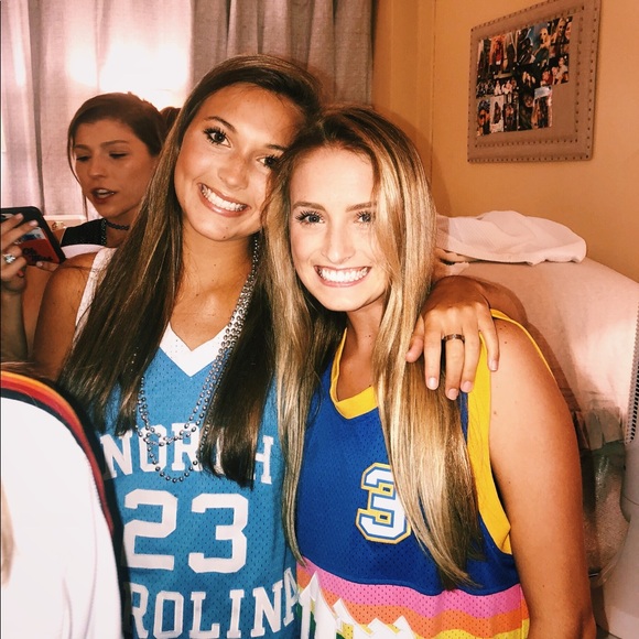 Profile Picture of Abby Willenbrink (@abbywillenbrink) on Poshmark