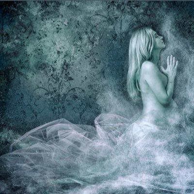 Profile Picture of Athena Andreadis (@athenaandreadis) on Twitter