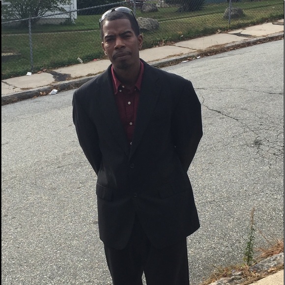 Profile Picture of James Clinton (@jaclint415) on Poshmark