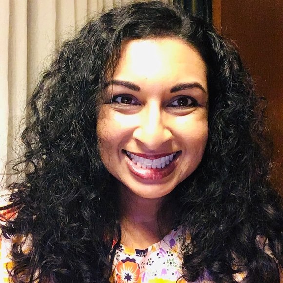 Profile Picture of Cheryl Ernest (@cherylernest) on Poshmark