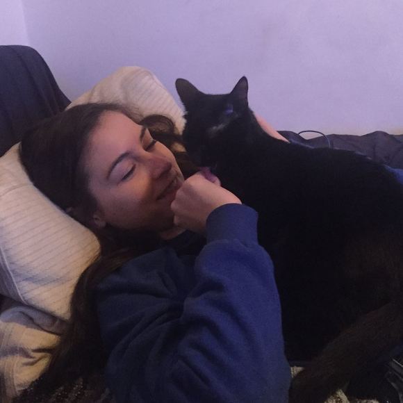 Profile Picture of Kristianna Anderson (@krisanders) on Poshmark