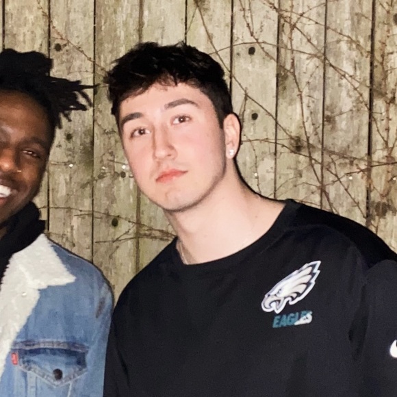 Profile Picture of Billy Dickel (@billy_dickel) on Poshmark