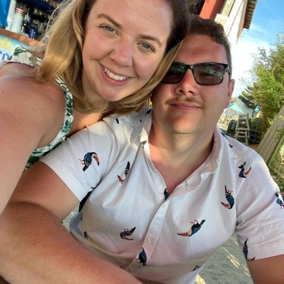 Profile Picture of Lindsey Kondylas (@lekondylas) on Poshmark