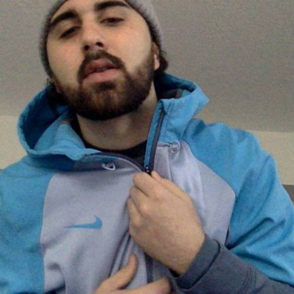 Profile Picture of David Slater (@davidlscuh) on Poshmark