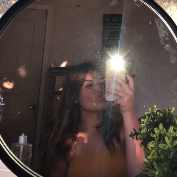 Profile Picture of Kerstyn Mumby (@kerstyn_mumby) on Poshmark