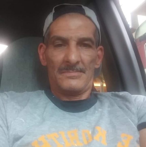 Profile Picture of Daniel Ohanian (@danielohanian50) on Poshmark