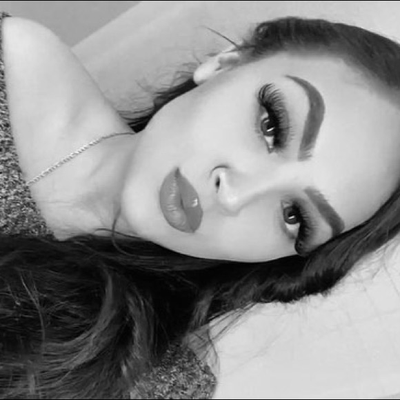 Profile Picture of Jennipher Lopez (@jennipherlop602) on Poshmark