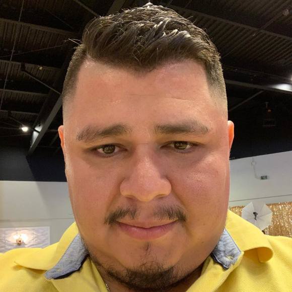 Profile Picture of Alex Vigil (@alexvigil867) on Poshmark