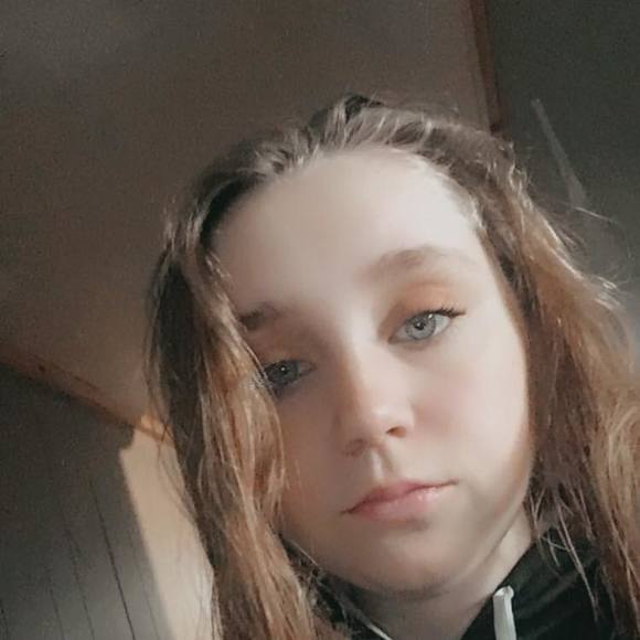 Profile Picture of Alexis Abeel (@alexisabeel6) on Poshmark