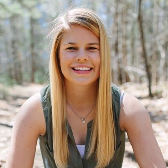 Carly Raymond - Poshmark Profile Picture of Carly Raymond (@clraymond) on Poshmark