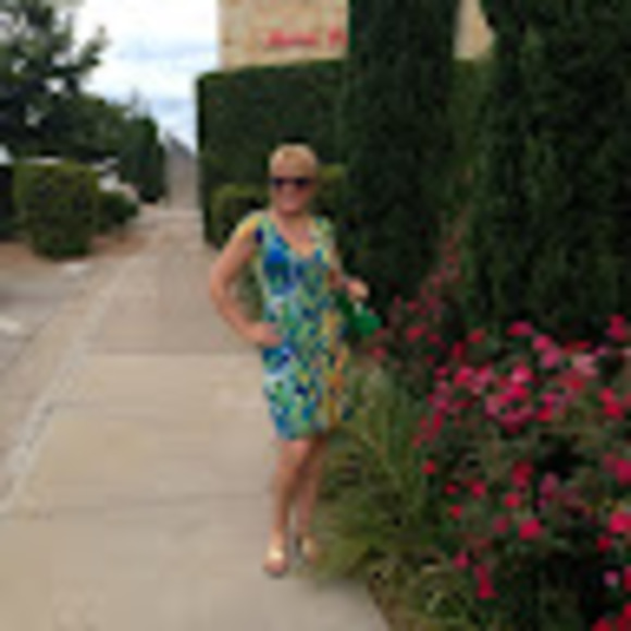 Profile Picture of Olga Nikitenko (@olganikitenko) on Poshmark