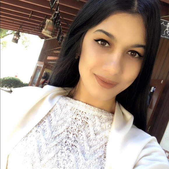 Profile Picture of Dana Dovletova (@danashka) on Poshmark