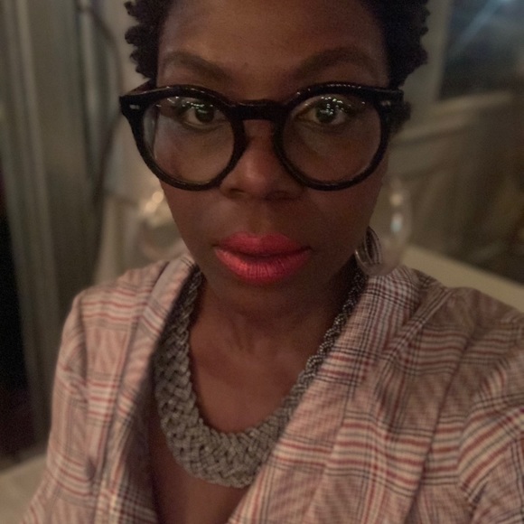 Profile Picture of Sharon Albritton (@shazza338) on Poshmark