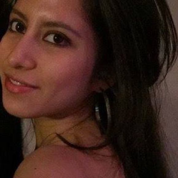 Christina Santilli - Poshmark Profile Picture of Christina Santilli (@csantil) on Poshmark