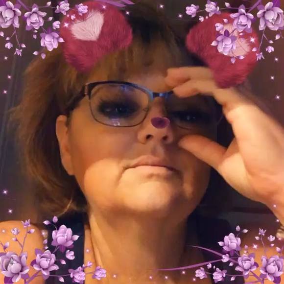 Kim Jobke - Poshmark Profile Picture of Kim Jobke (@minyeeemouse) on Poshmark