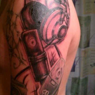 Profile Picture of Brendon Becker (@LuvPotionNine) on Twitter