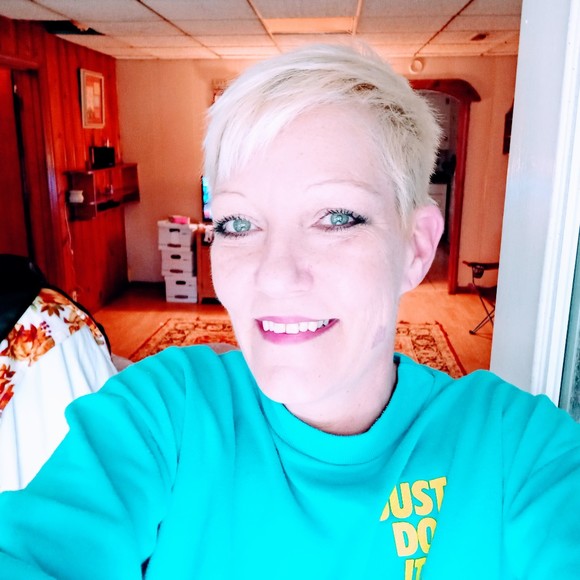 Profile Picture of Paula Pierce (@gr8stormy1) on Poshmark