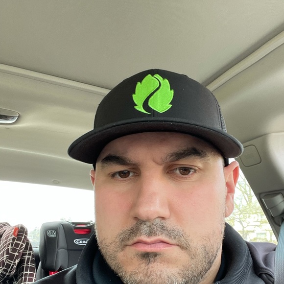 Profile Picture of Stephen Mannella (@stephenmannella) on Poshmark