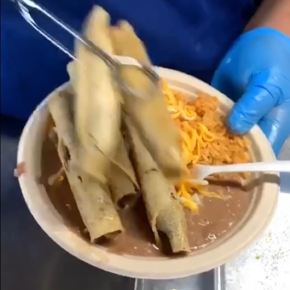 Profile Picture of Andrew Salazar (@andrewsalaza753) on Poshmark