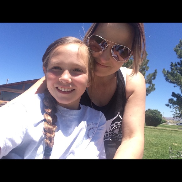 Profile Picture of Heather Pengelly (@hiveson) on Poshmark