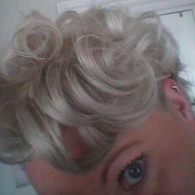 Profile Picture of Helen Beney (@HelenHelenbeney) on Twitter