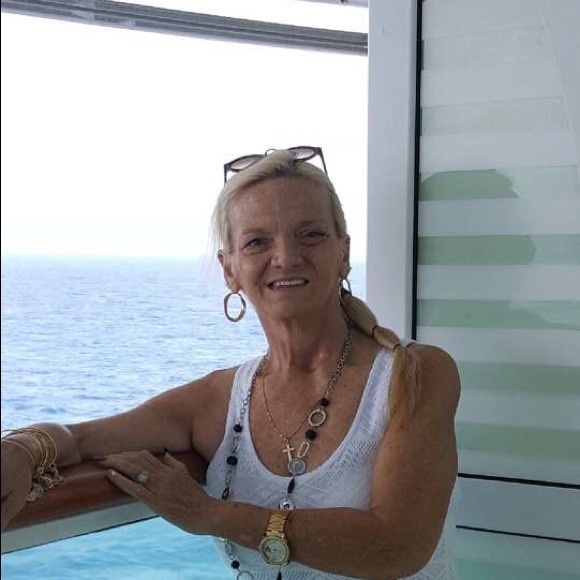 Profile Picture of Marie Macnamara (@wallepup16) on Poshmark