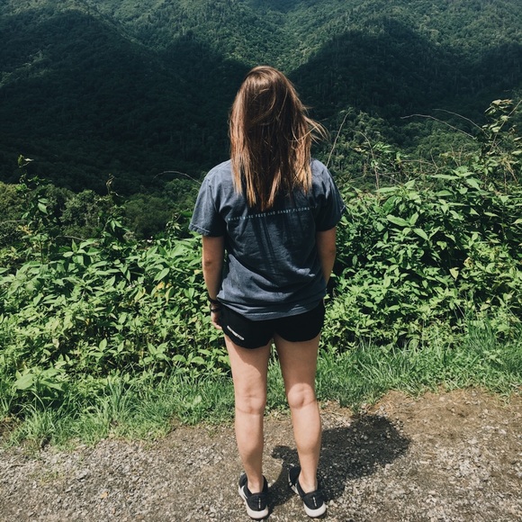 Profile Picture of Kynley Smoker (@smokerkynley) on Poshmark