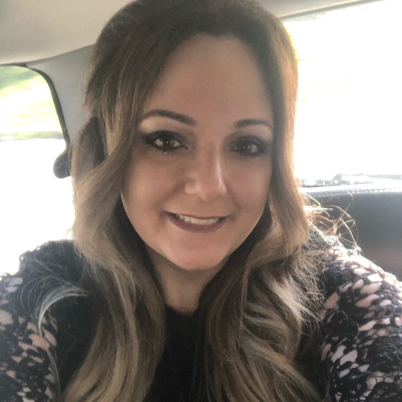 Profile Picture of Lori Dasilva (@loris792) on Poshmark